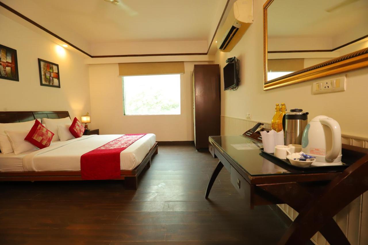 The Picasso Residency - Naraina Hotel