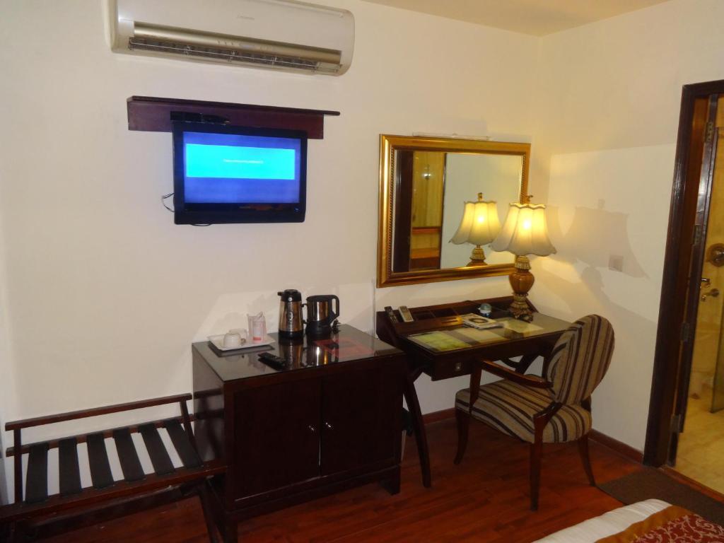 The Picasso Residency - Naraina 3*