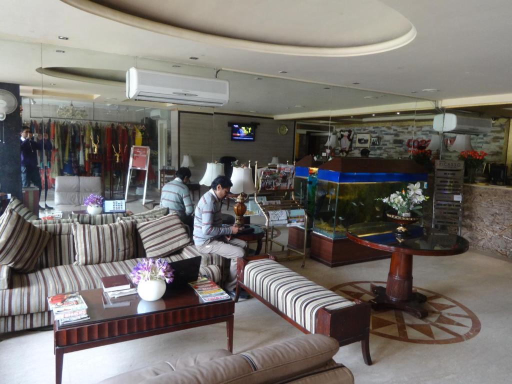 Hotel The Picasso Residency - Naraina