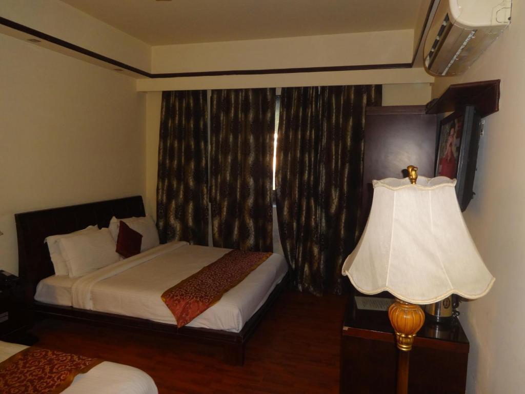 The Picasso Residency - Naraina Hotel